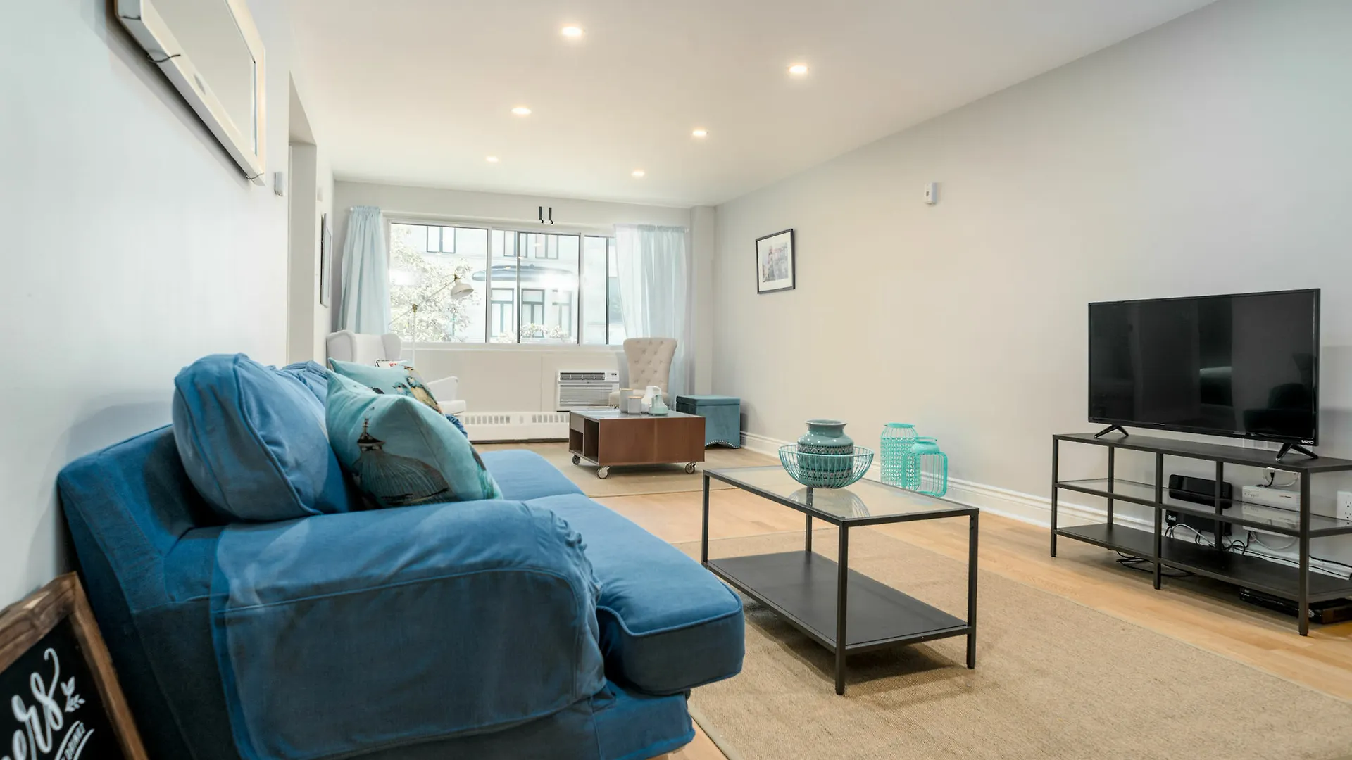 Spacious 2Br In Downtown Mtl By Sonder Montréal Daire